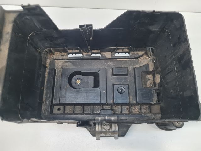 bontott VW GOLF VI Akkumulátor Tartó