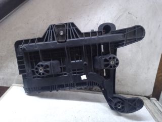 bontott VW GOLF VI Akkumulátor Tartó