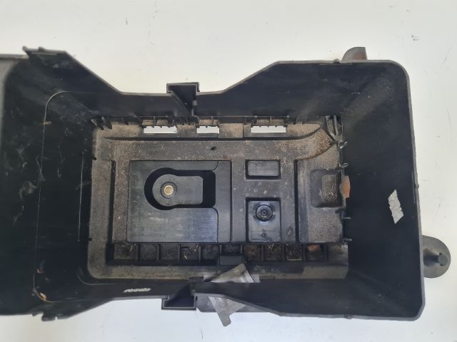 bontott VW GOLF VI Akkumulátor Tartó