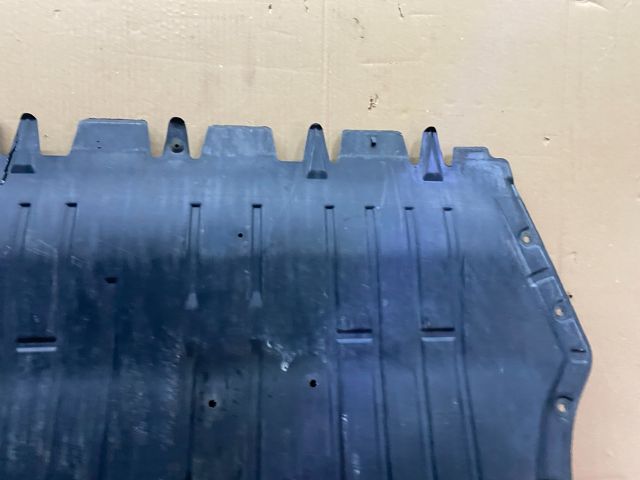 bontott VW GOLF VI Alsó Motorburkolat