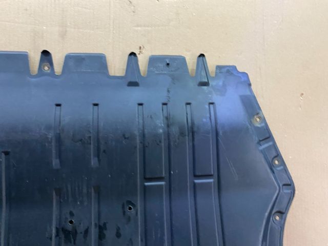 bontott VW GOLF VI Alsó Motorburkolat