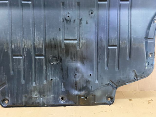 bontott VW GOLF VI Alsó Motorburkolat