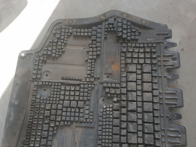 bontott VW GOLF VI Alsó Motorburkolat