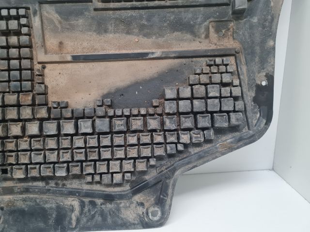 bontott VW GOLF VI Alsó Motorburkolat