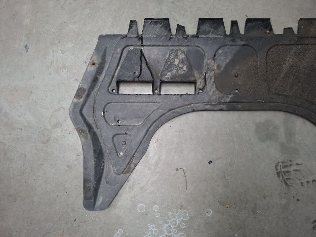 bontott VW GOLF VI Alsó Motorburkolat