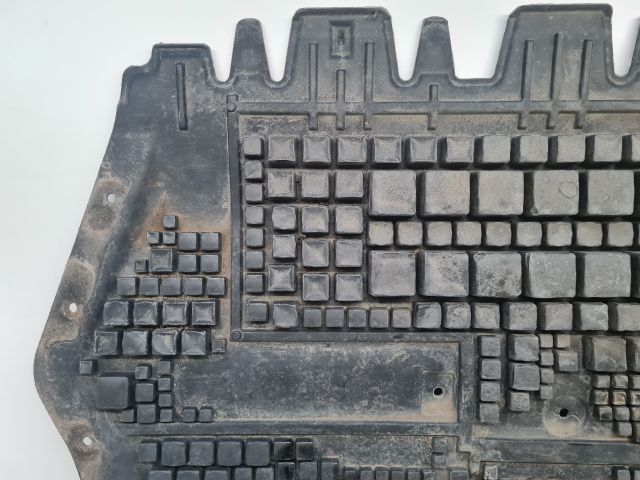 bontott VW GOLF VI Alsó Motorburkolat