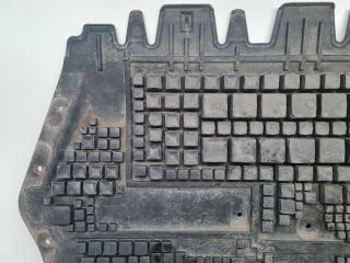 bontott VW GOLF VI Alsó Motorburkolat