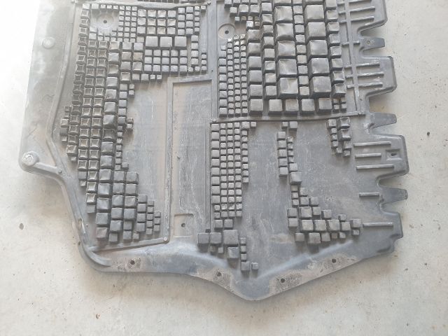 bontott VW GOLF VI Alsó Motorburkolat