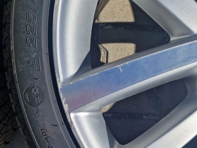 bontott VW GOLF VI Alufelni Szett Gumival