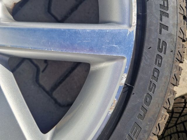 bontott VW GOLF VI Alufelni Szett Gumival