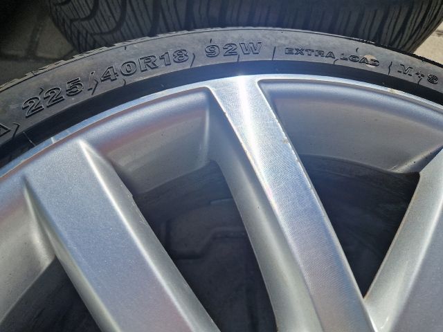 bontott VW GOLF VI Alufelni Szett Gumival