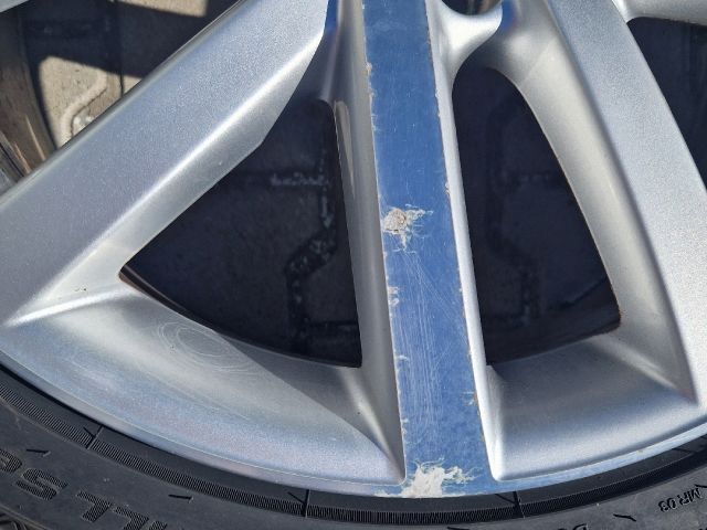 bontott VW GOLF VI Alufelni Szett Gumival