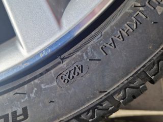 bontott VW GOLF VI Alufelni Szett Gumival