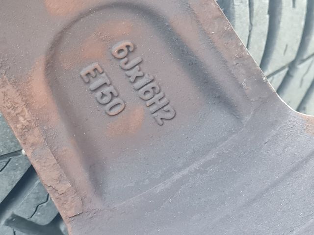 bontott VW GOLF VI Alufelni Szett Gumival