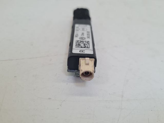 bontott VW GOLF VI Antenna Erősítő