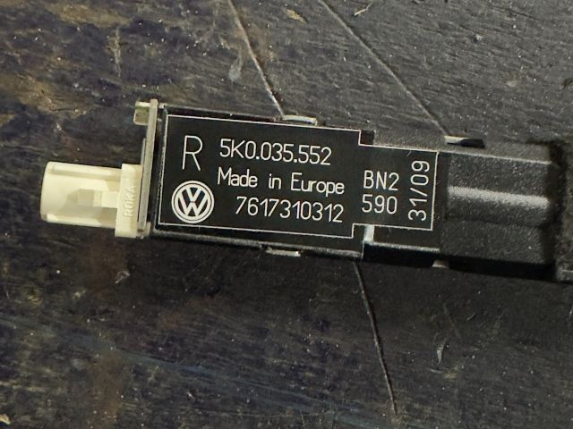 bontott VW GOLF VI Antenna Erősítő
