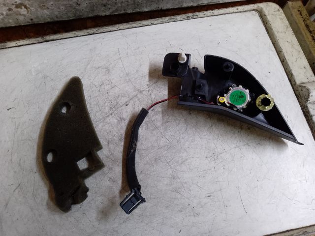 bontott VW GOLF VI Bal A Oszlop Hangszóró Burkolat