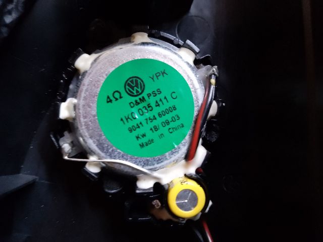 bontott VW GOLF VI Bal A Oszlop Hangszóró Burkolat