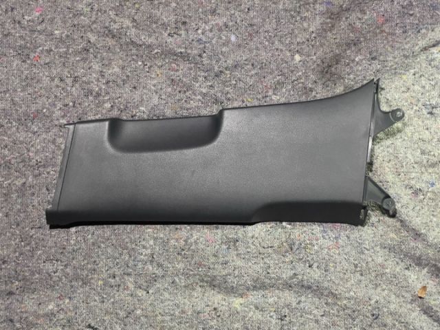 bontott VW GOLF VI Bal B Oszlop Burkolat