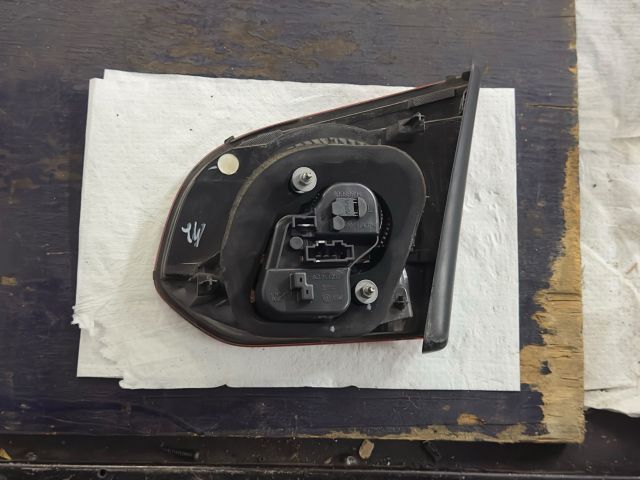 bontott VW GOLF VI Bal Belső Hátsó Lámpa