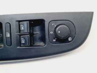 bontott VW GOLF VI Bal első Ablakemelő Kapcsoló