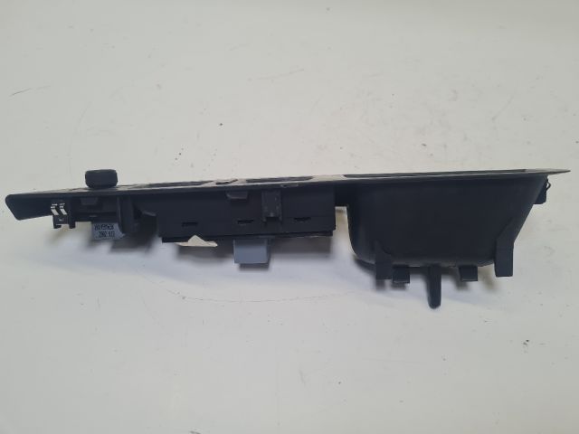 bontott VW GOLF VI Bal első Ablakemelő Kapcsoló