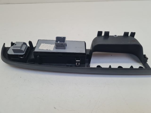 bontott VW GOLF VI Bal első Ablakemelő Kapcsoló