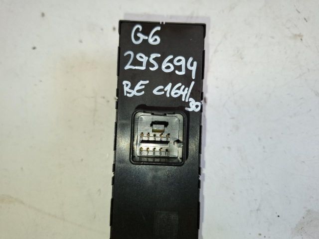 bontott VW GOLF VI Bal első Ablakemelő Kapcsoló