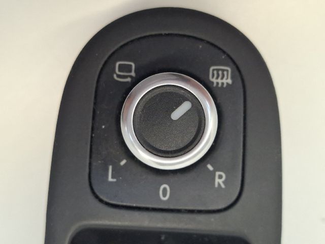 bontott VW GOLF VI Bal első Ablakemelő Kapcsoló