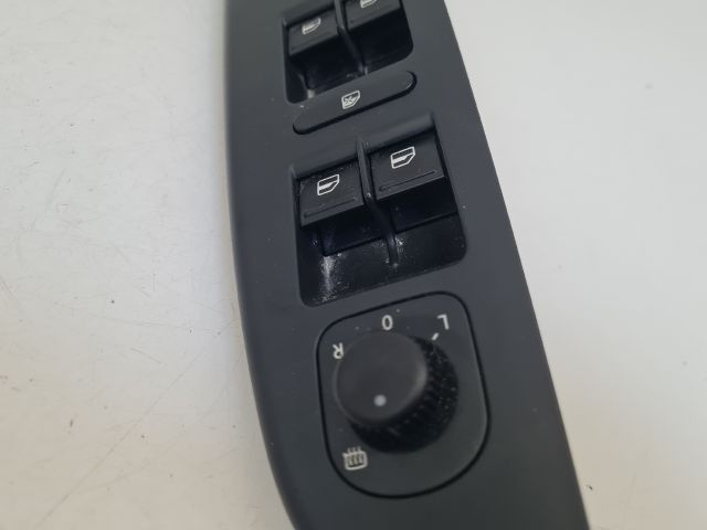 bontott VW GOLF VI Bal első Ablakemelő Kapcsoló