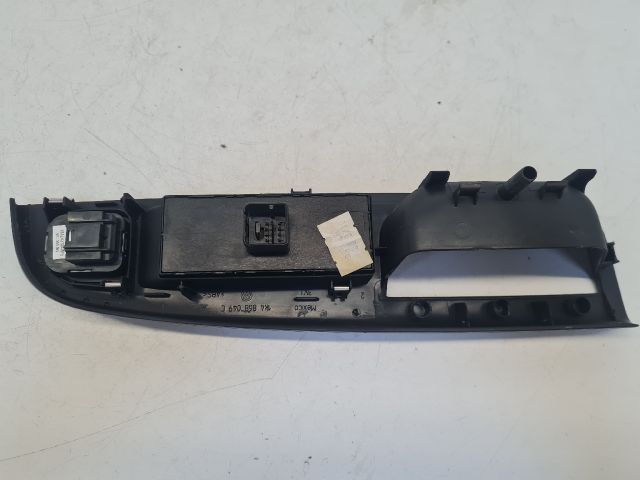 bontott VW GOLF VI Bal első Ablakemelő Kapcsoló