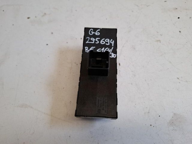 bontott VW GOLF VI Bal első Ablakemelő Kapcsoló