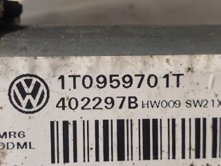 bontott VW GOLF VI Bal első Ablakemelő Motor