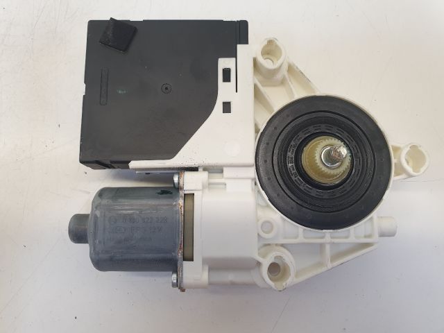 bontott VW GOLF VI Bal első Ablakemelő Motor