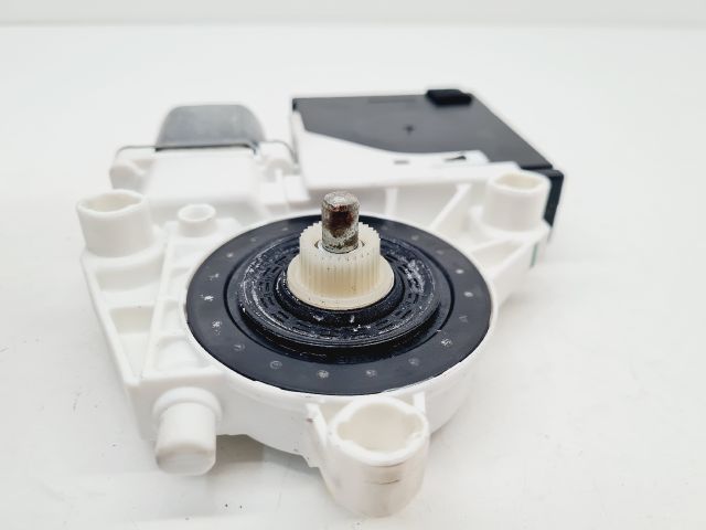 bontott VW GOLF VI Bal első Ablakemelő Motor