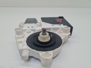 bontott VW GOLF VI Bal első Ablakemelő Motor