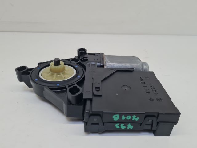 bontott VW GOLF VI Bal első Ablakemelő Motor