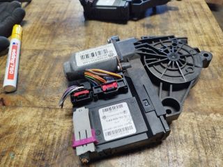 bontott VW GOLF VI Bal első Ablakemelő Motor