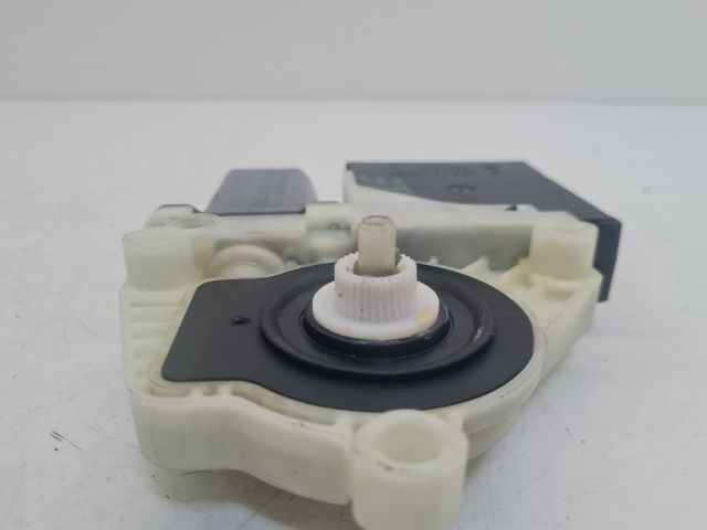 bontott VW GOLF VI Bal első Ablakemelő Motor