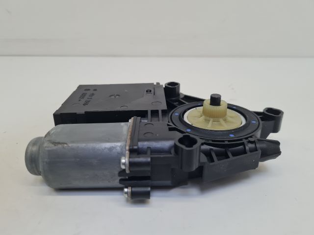 bontott VW GOLF VI Bal első Ablakemelő Motor