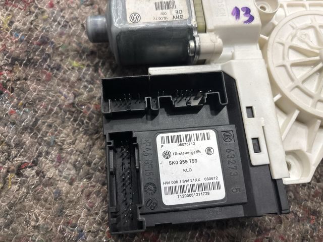 bontott VW GOLF VI Bal első Ablakemelő Motor