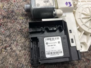 bontott VW GOLF VI Bal első Ablakemelő Motor