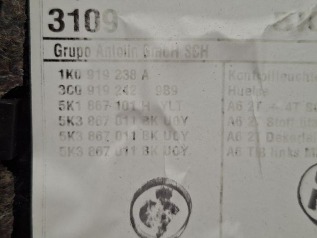 bontott VW GOLF VI Bal első Ajtó Kárpit