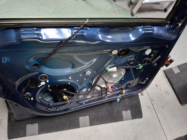 bontott VW GOLF VI Bal első Ajtó (Részeivel)