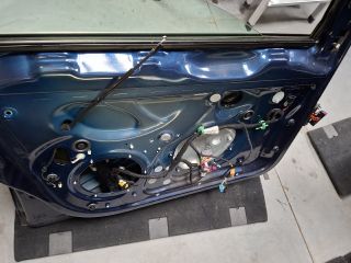 bontott VW GOLF VI Bal első Ajtó (Részeivel)