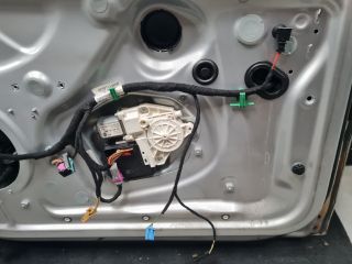 bontott VW GOLF VI Bal első Ajtó (Részeivel)