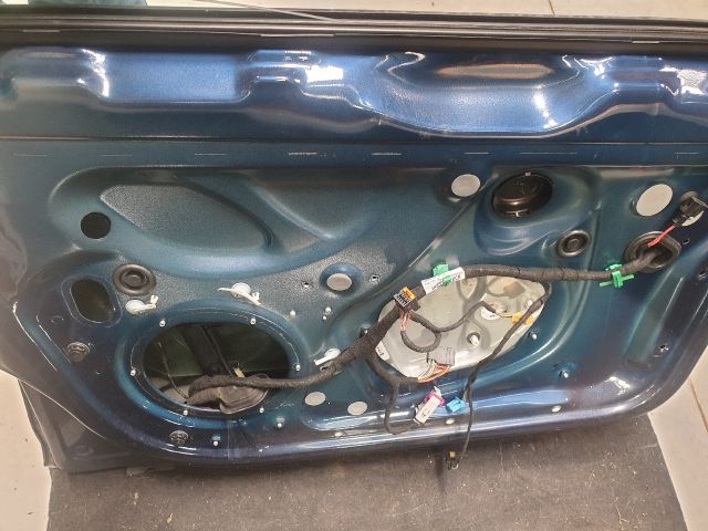 bontott VW GOLF VI Bal első Ajtó (Üres lemez)