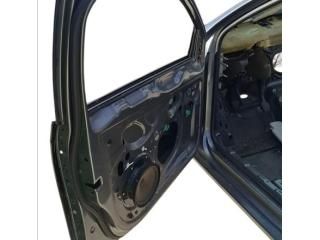 bontott VW GOLF VI Bal első Ajtó (Üres lemez)