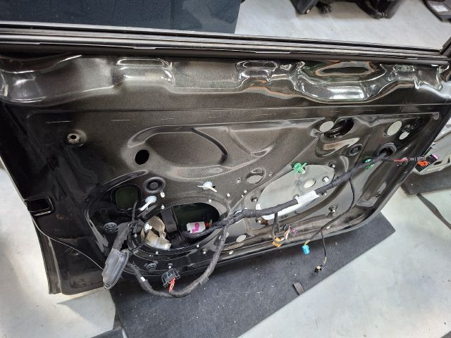 bontott VW GOLF VI Bal első Ajtó (Üres lemez)