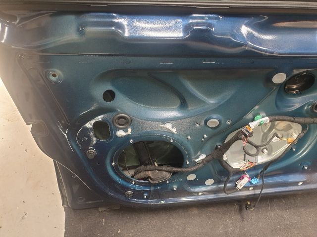 bontott VW GOLF VI Bal első Ajtó (Üres lemez)